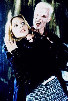 spike & buffy in a clinch